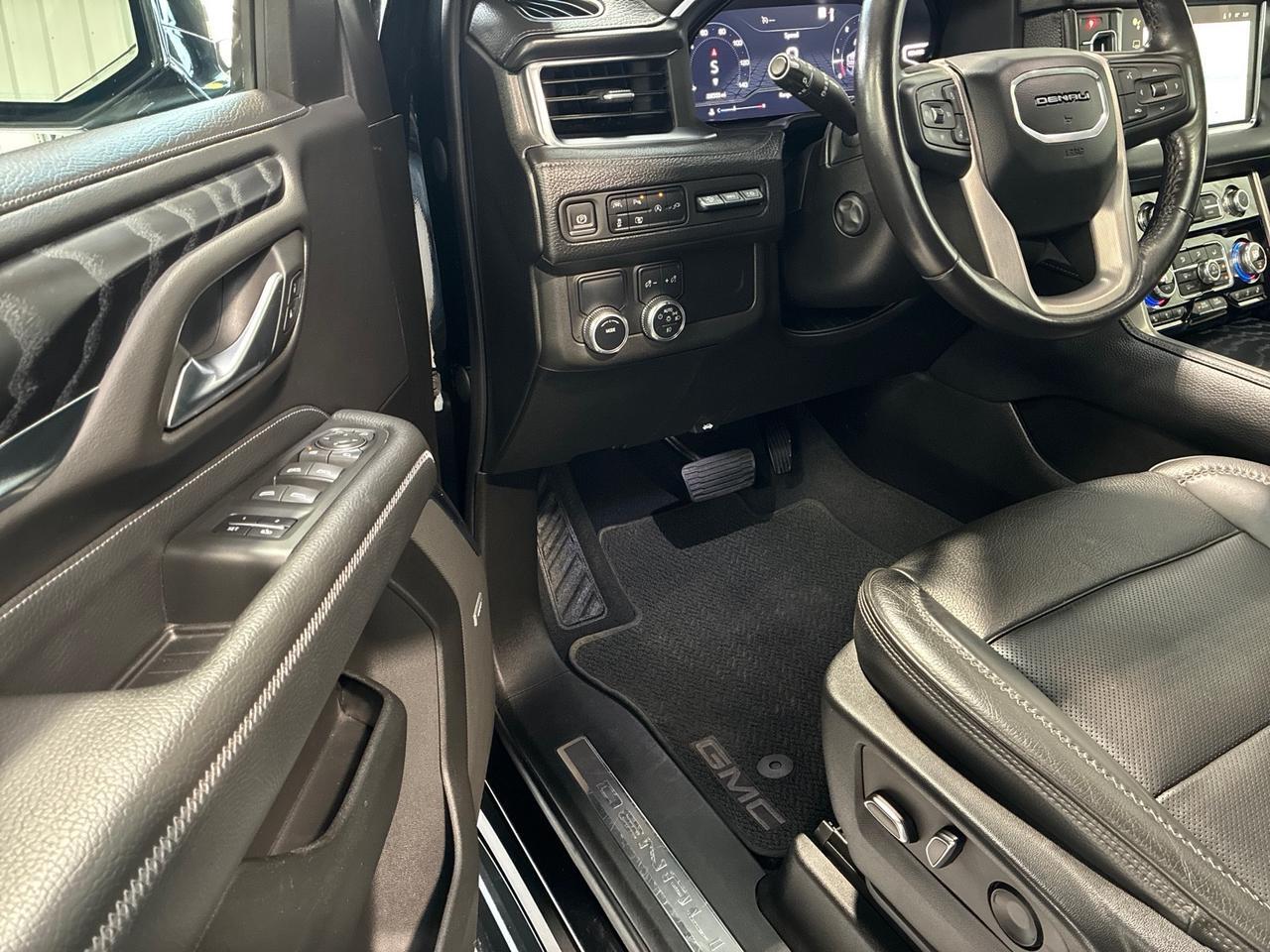 2022 GMC Yukon Denali, Pano Roof, 22in Wheels Houston TX