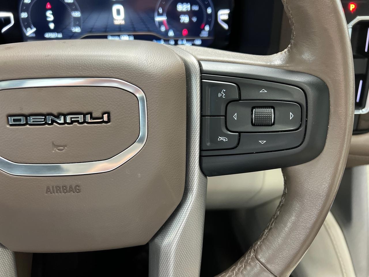 2022 GMC Yukon Denali, Premium Pkg (Power Board, Pano Roof, 22in Wheels, Adaptive Cruise), Max Tow Houston TX