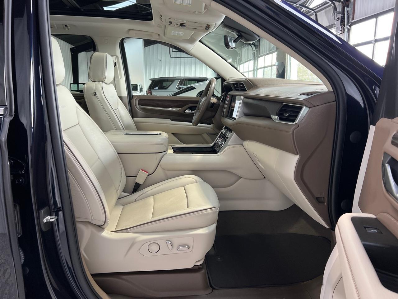 2022 GMC Yukon Denali, Premium Pkg (Power Board, Pano Roof, 22in Wheels, Adaptive Cruise), Max Tow Houston TX