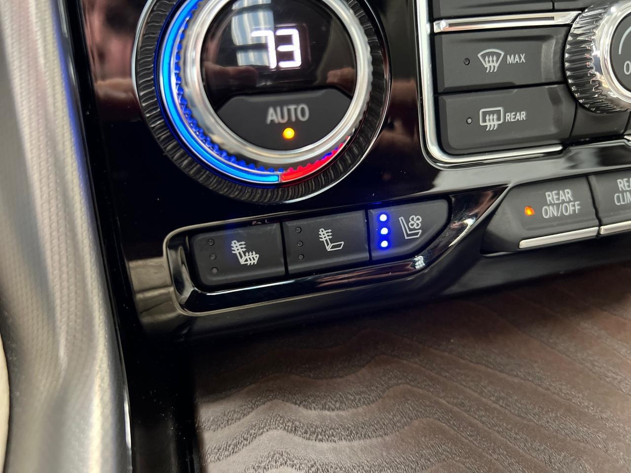 2022 GMC Yukon Denali, Premium Pkg (Power Board, Pano Roof, 22in Wheels, Adaptive Cruise), Max Tow Houston TX