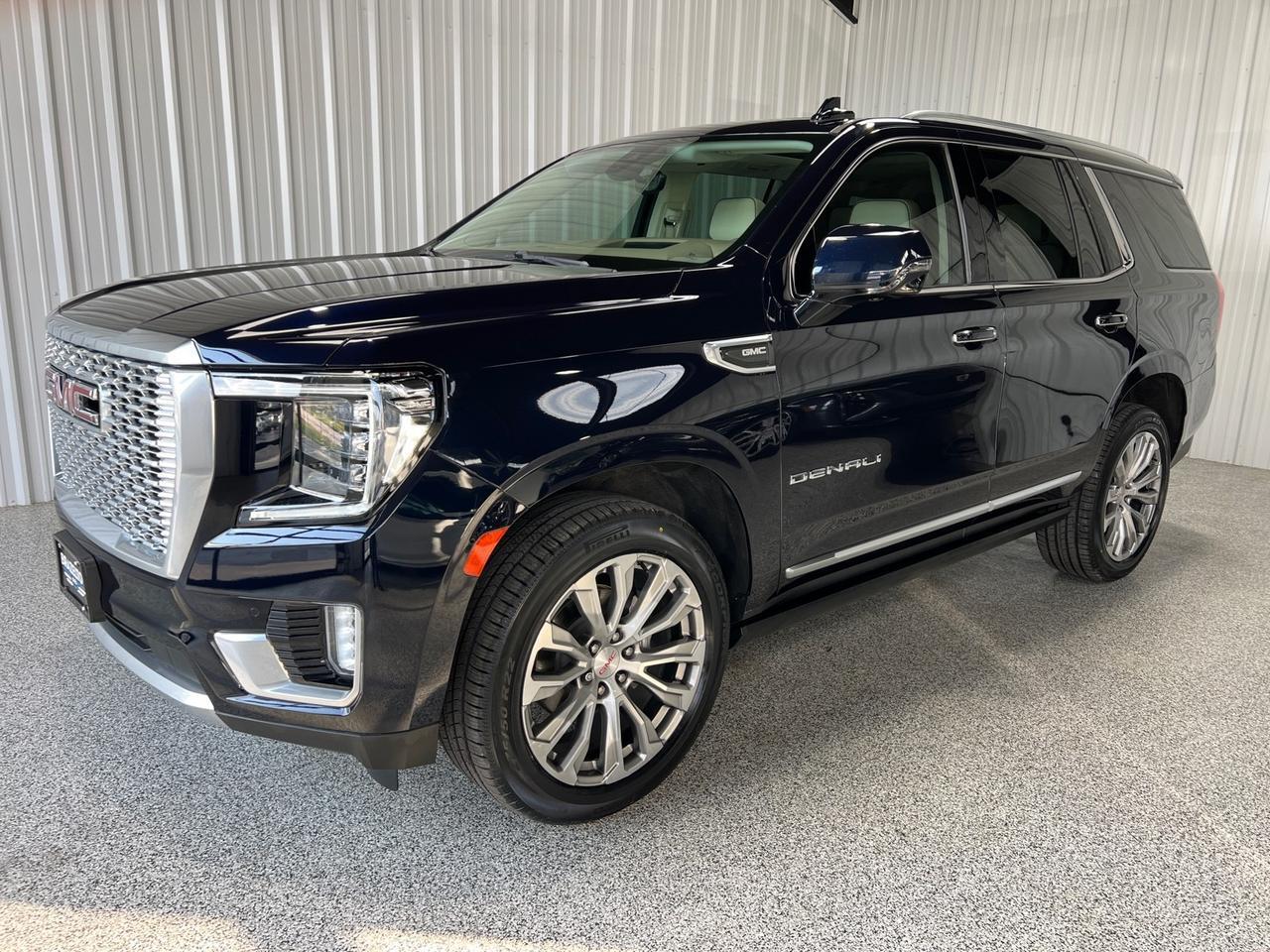 2022 GMC Yukon Denali, Premium Pkg (Power Board, Pano Roof, 22in Wheels, Adaptive Cruise), Max Tow