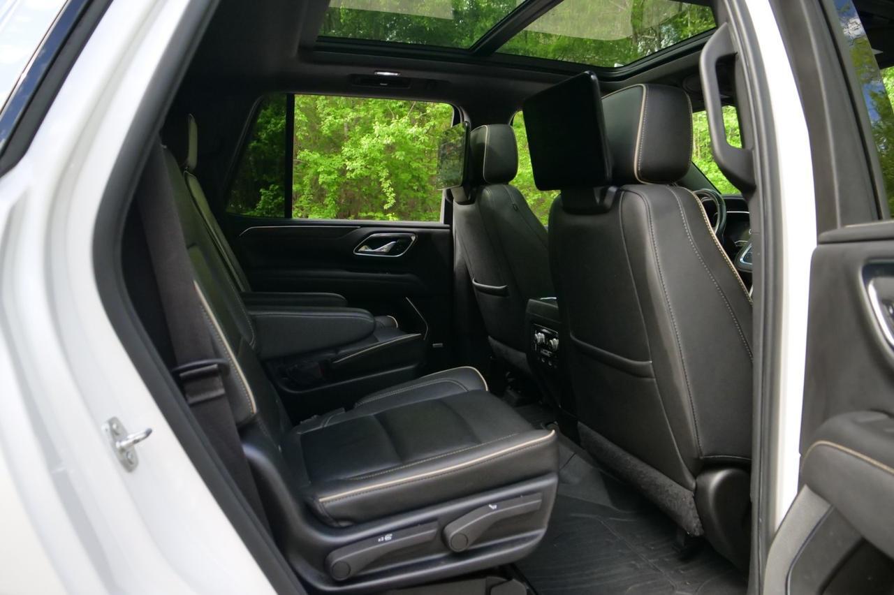 2022 GMC Yukon SLT 4WD / Premium Package / Rear Entertainment! Lincolnton NC