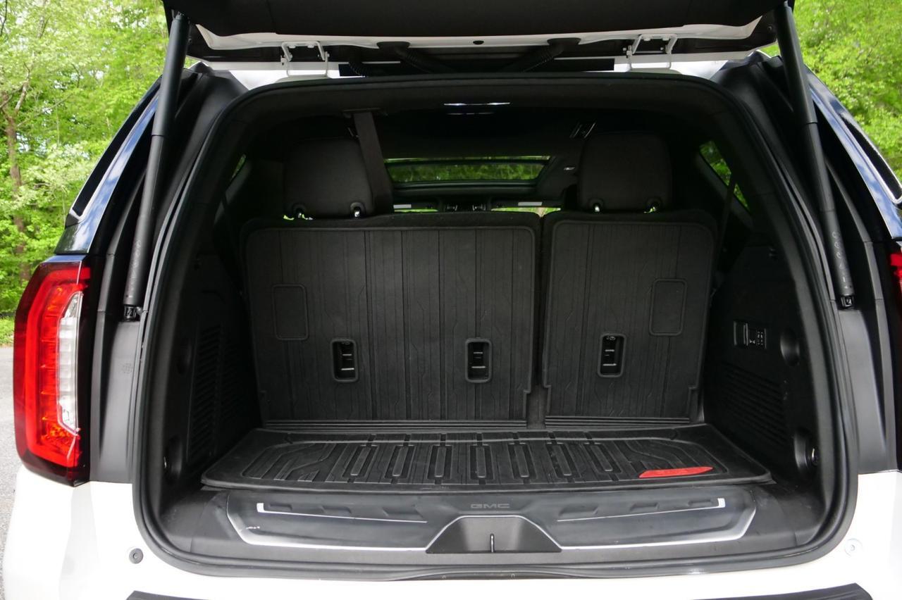 2022 GMC Yukon SLT 4WD / Premium Package / Rear Entertainment! Lincolnton NC