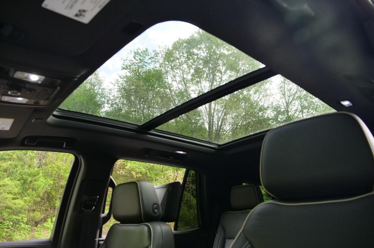 2022 GMC Yukon SLT 4WD / Premium Package / Rear Entertainment! Lincolnton NC