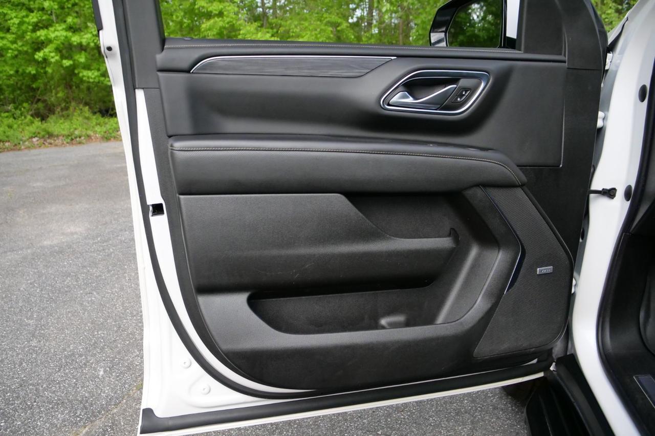 2022 GMC Yukon SLT 4WD / Premium Package / Rear Entertainment! Lincolnton NC