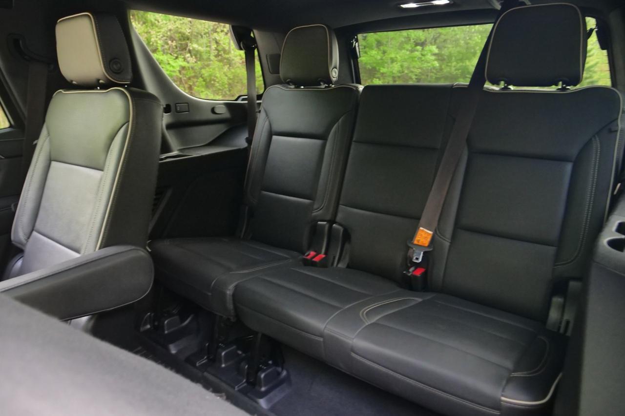 2022 GMC Yukon SLT 4WD / Premium Package / Rear Entertainment! Lincolnton NC