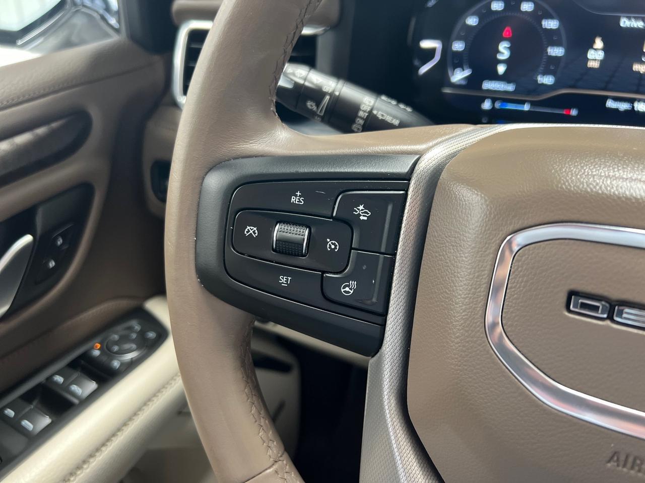 2022 GMC Yukon XL 4x4, Denali, Power Borads, Pano Roof, 22in Wheels Houston TX