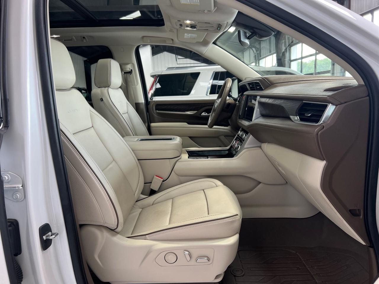 2022 GMC Yukon XL 4x4, Denali, Power Borads, Pano Roof, 22in Wheels Houston TX