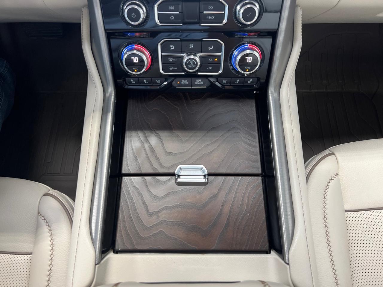 2022 GMC Yukon XL 4x4, Denali, Power Borads, Pano Roof, 22in Wheels Houston TX