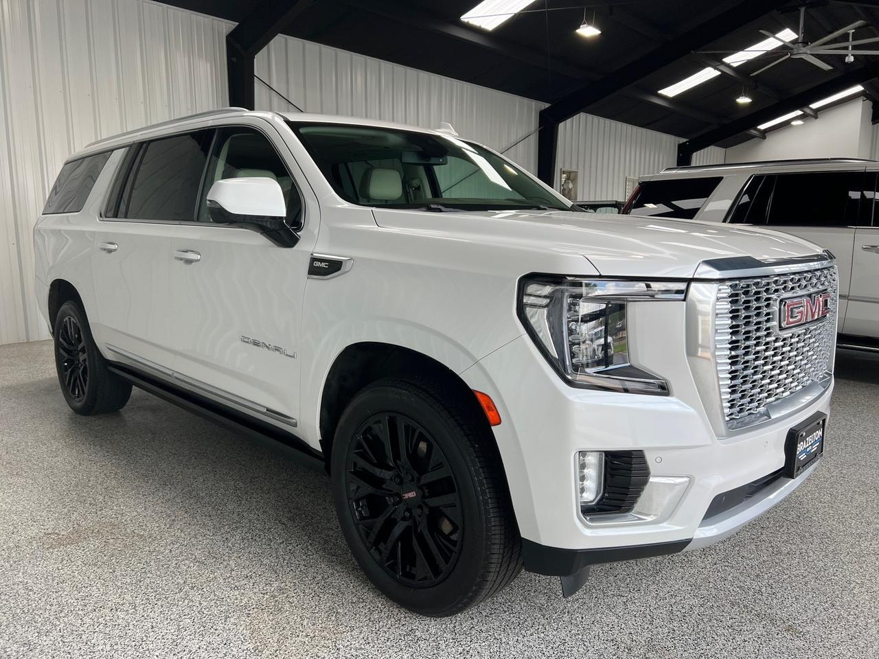 2022 GMC Yukon XL 4x4, Denali, Power Borads, Pano Roof, 22in Wheels Houston TX