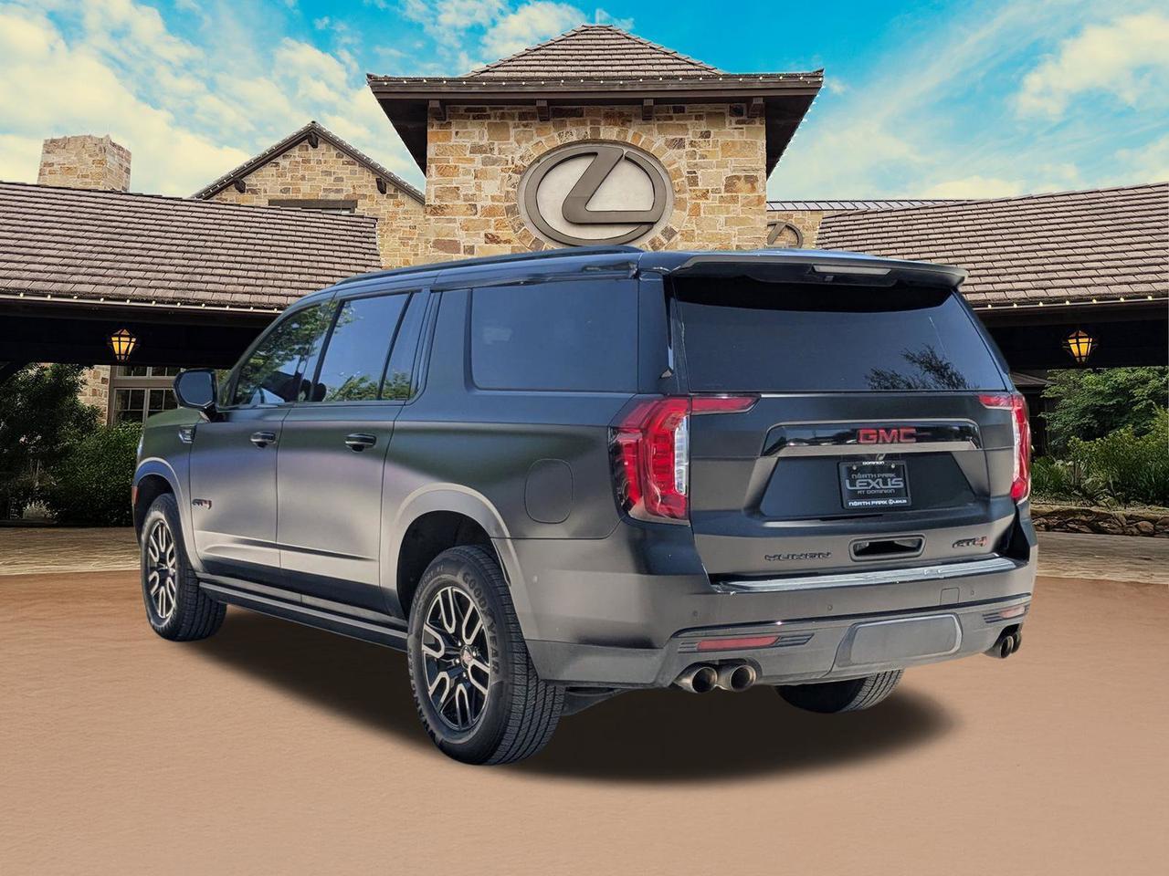 2022 GMC Yukon XL AT4
