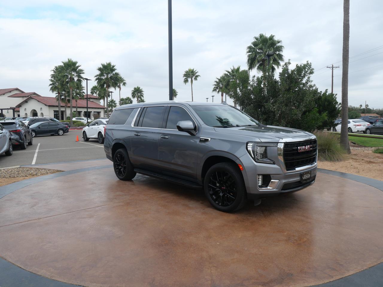 2022 GMC Yukon XL SLE