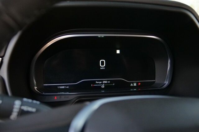 2022 GMC Yukon XL SLT / 4WD / Third Row / Pano Sunroof / Cooled Seats! High Point NC