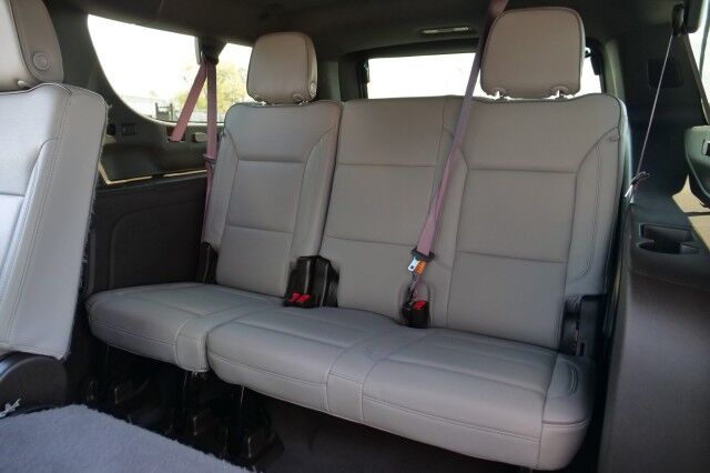 2022 GMC Yukon XL SLT / 4WD / Third Row / Pano Sunroof / Cooled Seats! High Point NC