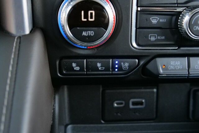 2022 GMC Yukon XL SLT / 4WD / Third Row / Pano Sunroof / Cooled Seats! High Point NC