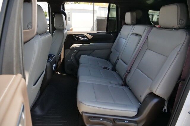 2022 GMC Yukon XL SLT / 4WD / Third Row / Pano Sunroof / Cooled Seats! High Point NC