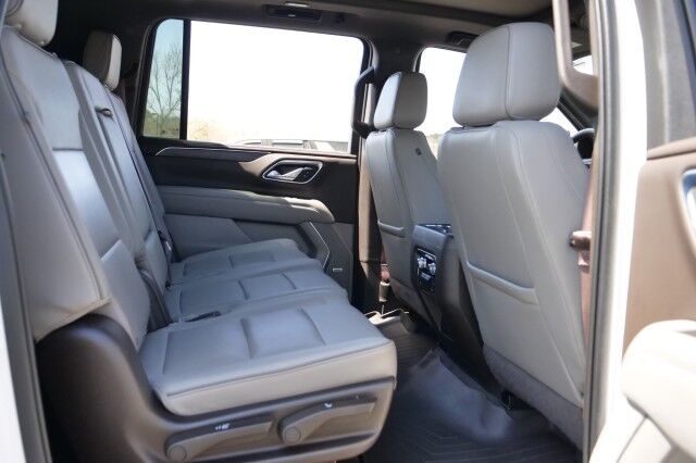 2022 GMC Yukon XL SLT / 4WD / Third Row / Pano Sunroof / Cooled Seats! High Point NC