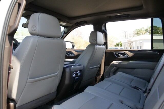 2022 GMC Yukon XL SLT / 4WD / Third Row / Pano Sunroof / Cooled Seats! High Point NC