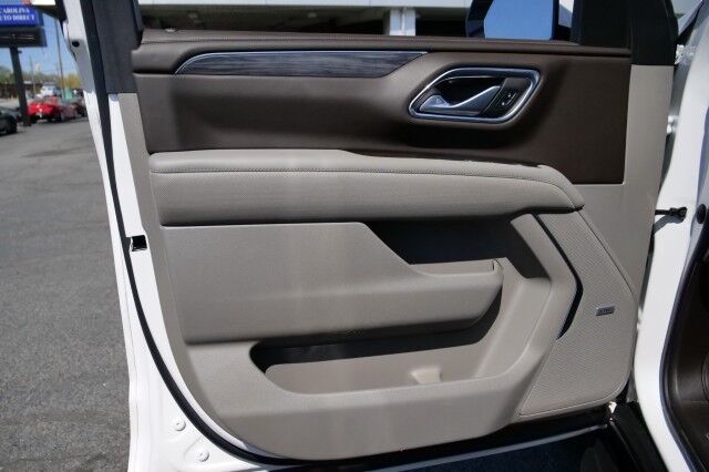 2022 GMC Yukon XL SLT / 4WD / Third Row / Pano Sunroof / Cooled Seats! High Point NC