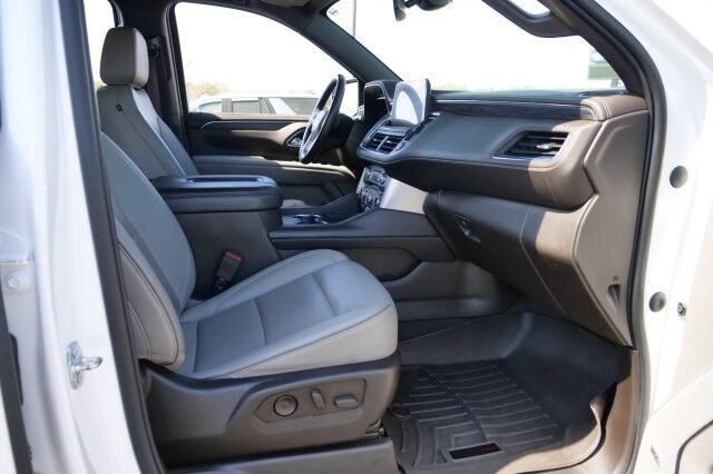 2022 GMC Yukon XL SLT / 4WD / Third Row / Pano Sunroof / Cooled Seats! High Point NC