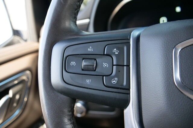 2022 GMC Yukon XL SLT / 4WD / Third Row / Pano Sunroof / Cooled Seats! High Point NC