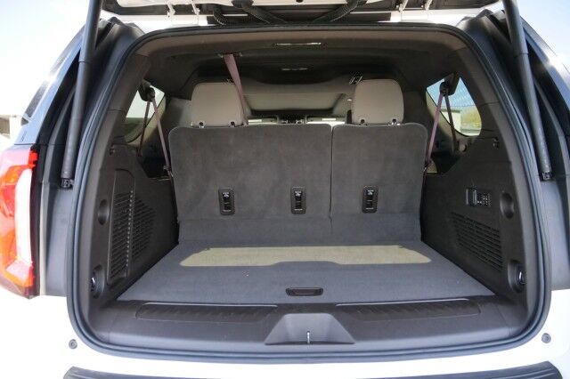 2022 GMC Yukon XL SLT / 4WD / Third Row / Pano Sunroof / Cooled Seats! High Point NC