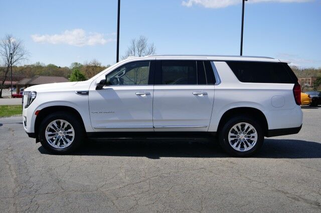 2022 GMC Yukon XL SLT / 4WD / Third Row / Pano Sunroof / Cooled Seats! High Point NC