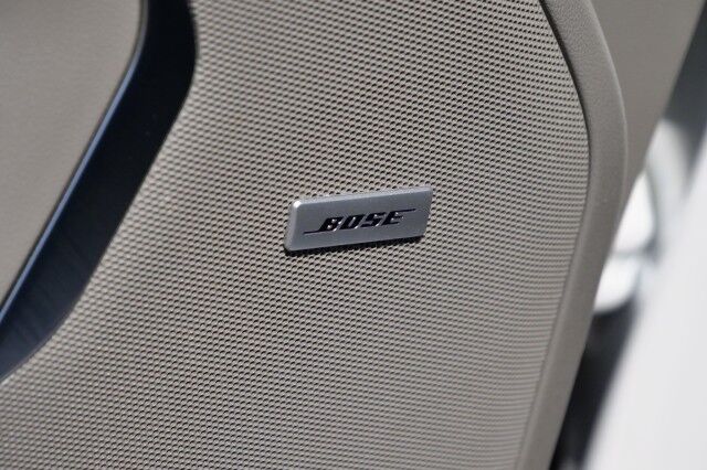 2022 GMC Yukon XL SLT / 4WD / Third Row / Pano Sunroof / Cooled Seats! High Point NC