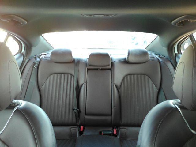 2022 Genesis G70 2.0T AWD Plano TX