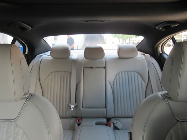 2022 Genesis G70 2.0T RWD Plano TX