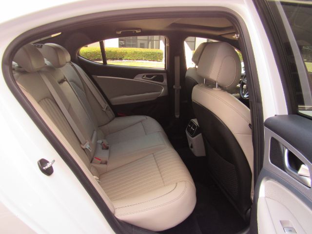 2022 Genesis G70 2.0T RWD Plano TX