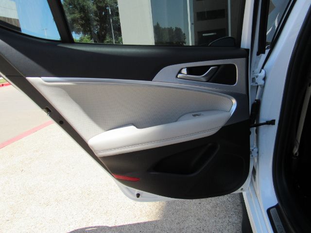 2022 Genesis G70 2.0T RWD Plano TX