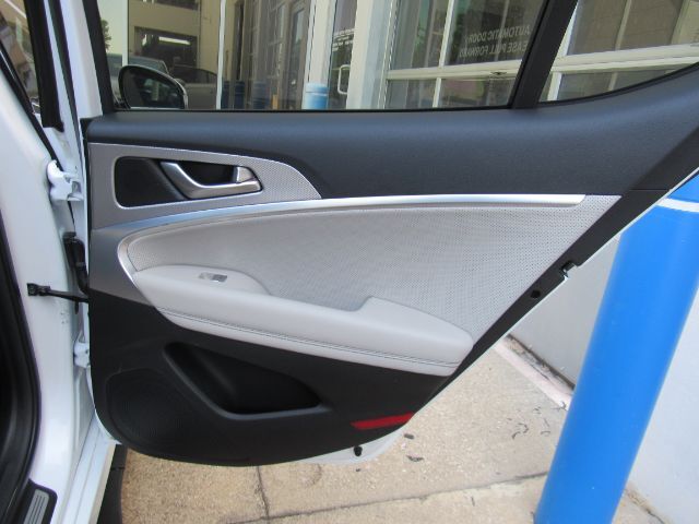 2022 Genesis G70 2.0T RWD Plano TX