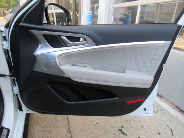 2022 Genesis G70 2.0T RWD Plano TX