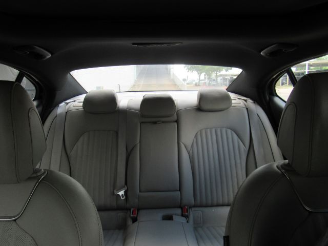 2022 Genesis G70 2.0T RWD Plano TX