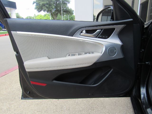 2022 Genesis G70 2.0T RWD Plano TX