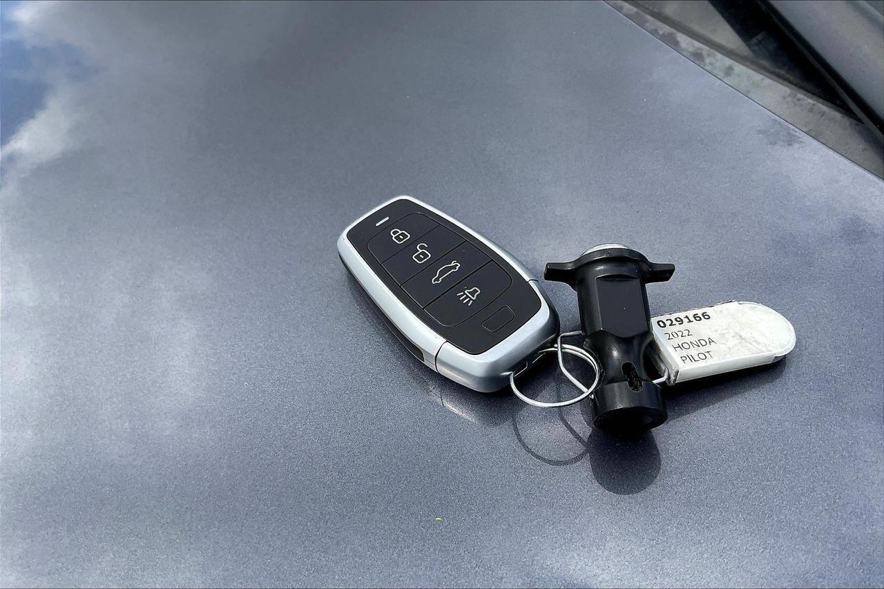 2022 HONDA PILOT TOURING Houston TX