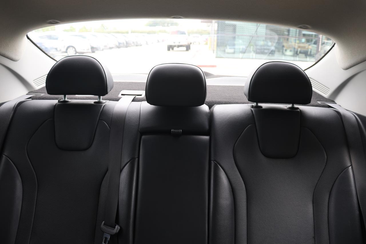 2022 HYUNDAI ELANTRA LIMITED Houston TX