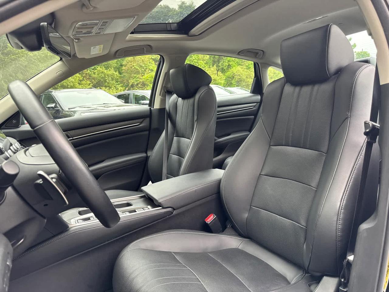 2022 Honda Accord Hybrid Touring Dartmouth MA