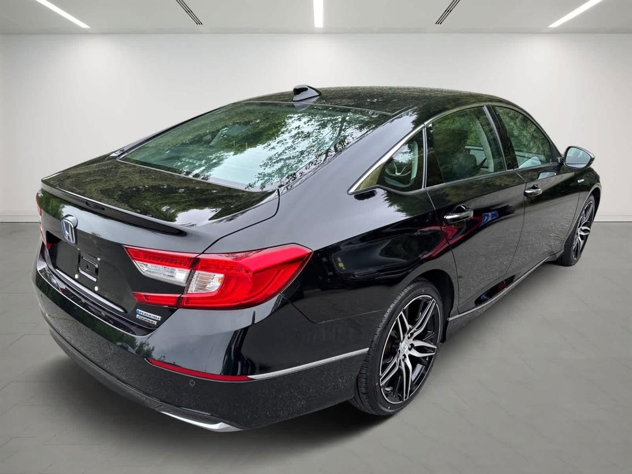 2022 Honda Accord Hybrid Touring Dartmouth MA