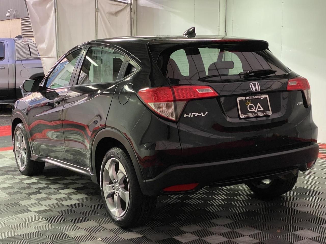 2022 Honda HR-V LX photo 4