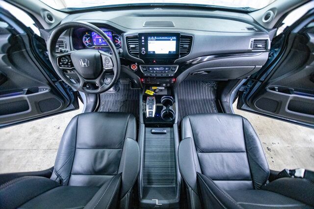 2022 Honda Pilot AWD Touring Leather Roof Nav 8 Pass Red Deer AB