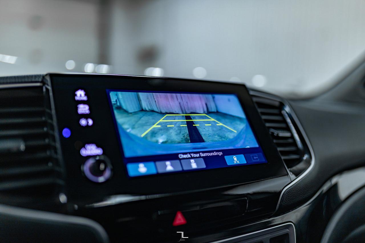 2022 Honda Pilot AWD Touring Leather Roof Nav 8 Pass Red Deer AB