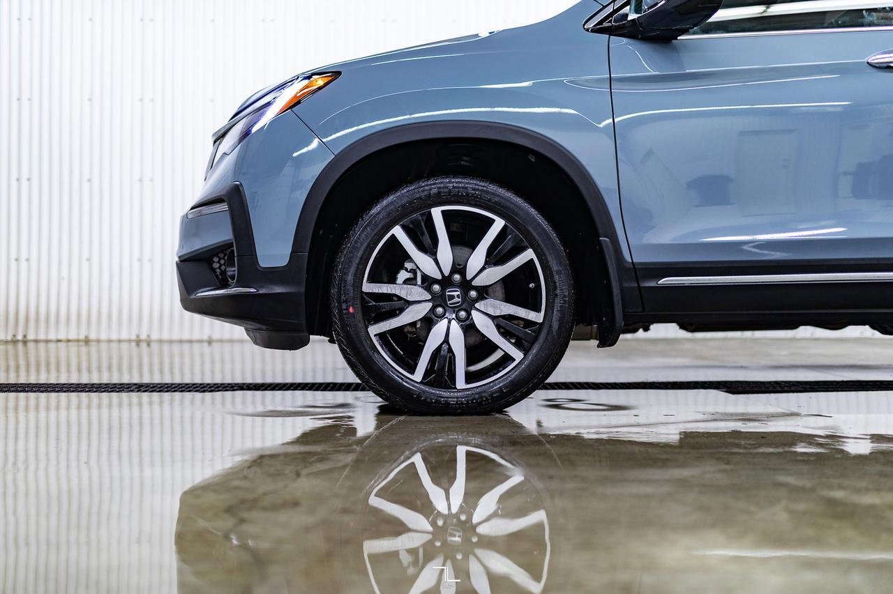 2022 Honda Pilot AWD Touring Leather Roof Nav 8 Pass Red Deer AB