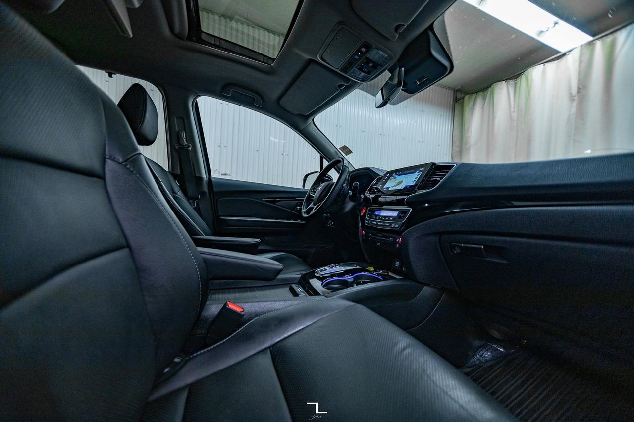 2022 Honda Pilot AWD Touring Leather Roof Nav 8 Pass Red Deer AB