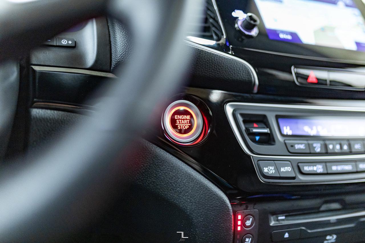 2022 Honda Pilot AWD Touring Leather Roof Nav 8 Pass Red Deer AB