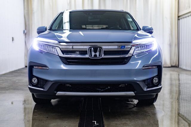 2022 Honda Pilot AWD Touring Leather Roof Nav 8 Pass Red Deer AB