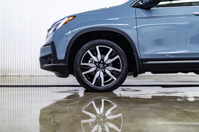 2022 Honda Pilot AWD Touring Leather Roof Nav 8 Pass Red Deer AB