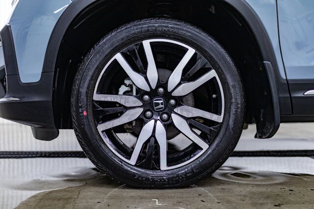 2022 Honda Pilot AWD Touring Leather Roof Nav 8 Pass Red Deer AB