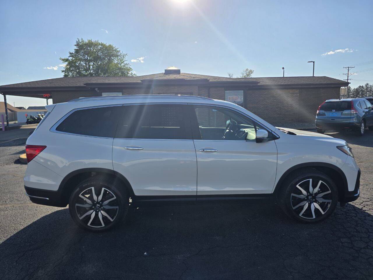 2022 Honda Pilot Touring w/Rear Captain's Chairs AWD 4dr SUV Eldridge IA
